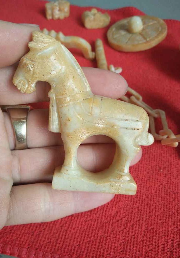 战汉时期古玉老玉马拉车摆件