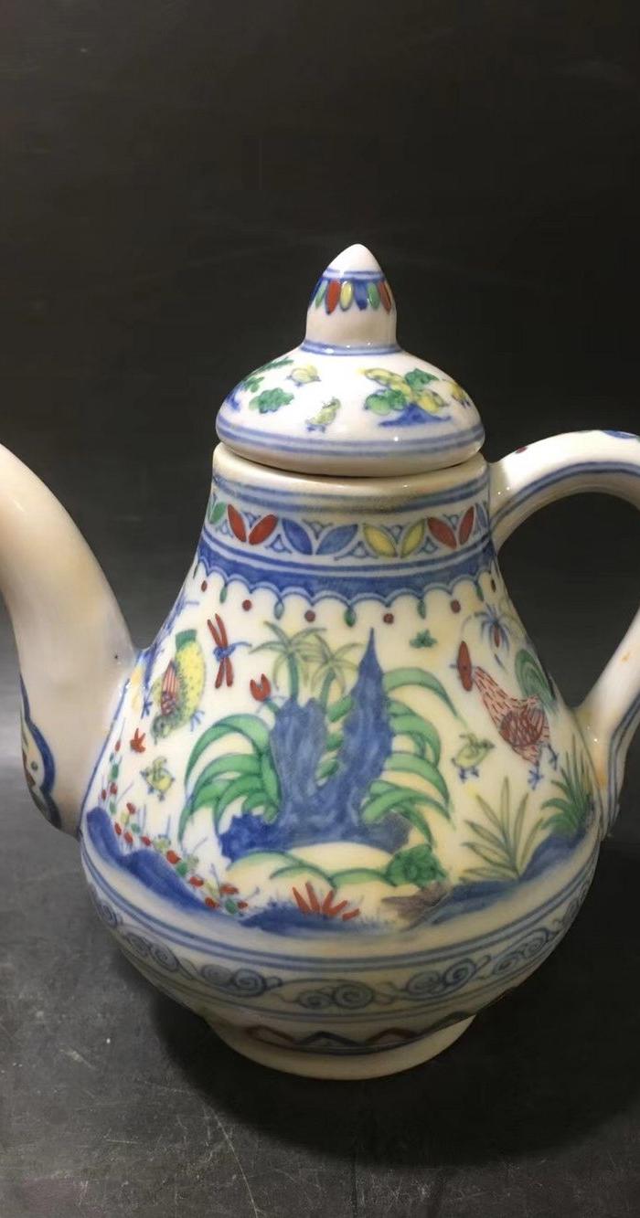 成化斗彩鸡缸茶壶茶碗一套