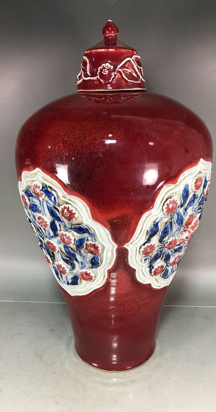 元青花祭红开窗青花釉里红雕刻捏花大梅瓶