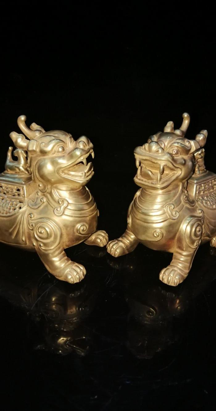 清雍正雕刻金兽香薰炉6.5 17