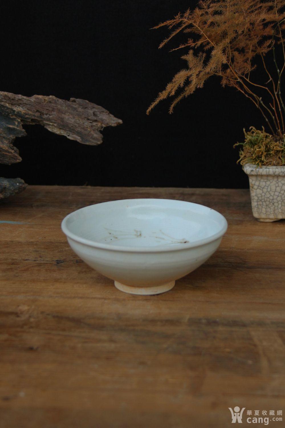 南宋青白釉褐彩月影梅纹茶盏