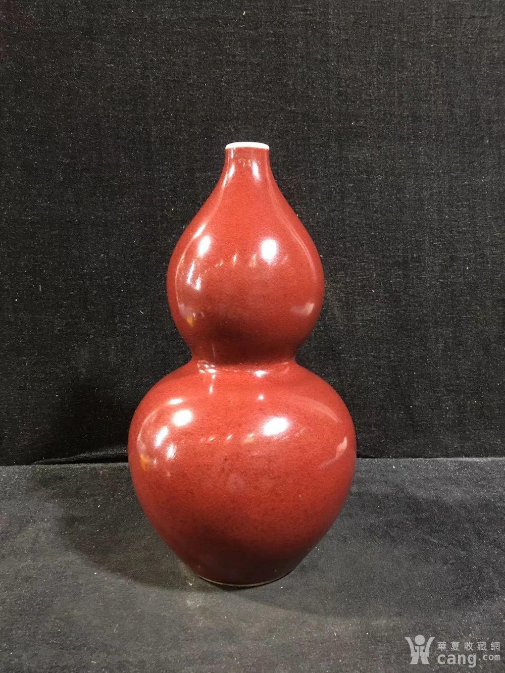 红釉葫芦瓶