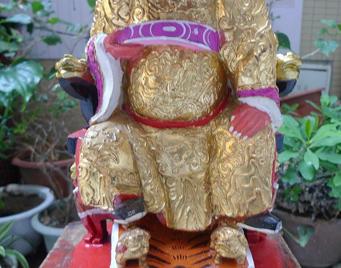 36厘米樟木雕 漆线雕 王爷公