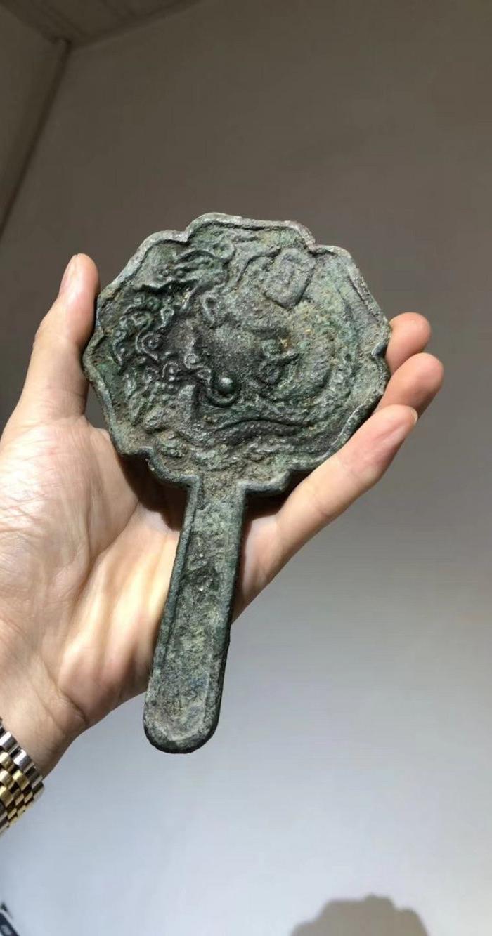 宋铜镜双龙纹带把