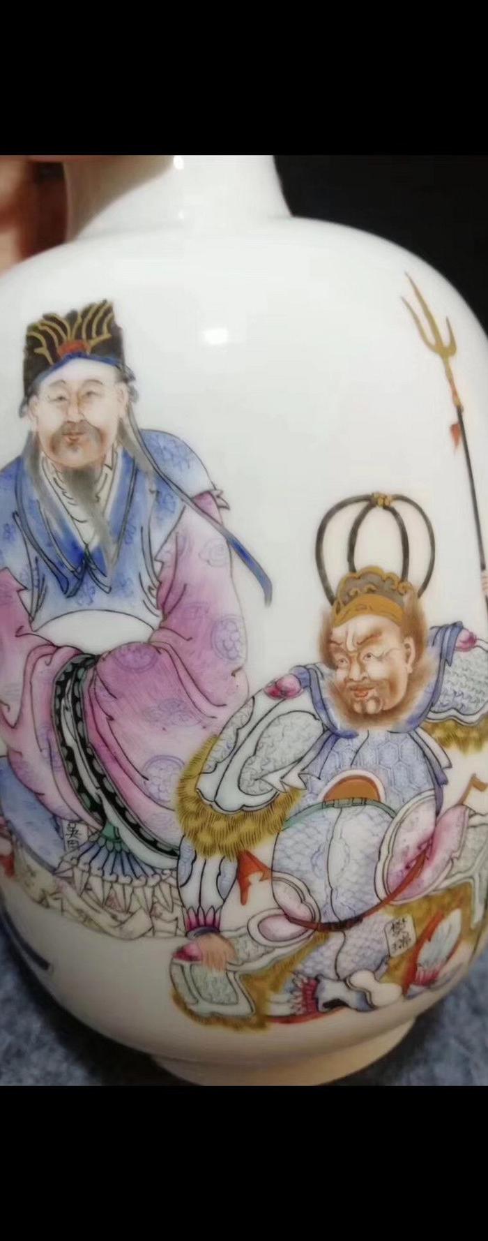 乾隆粉彩人物故事赏瓶