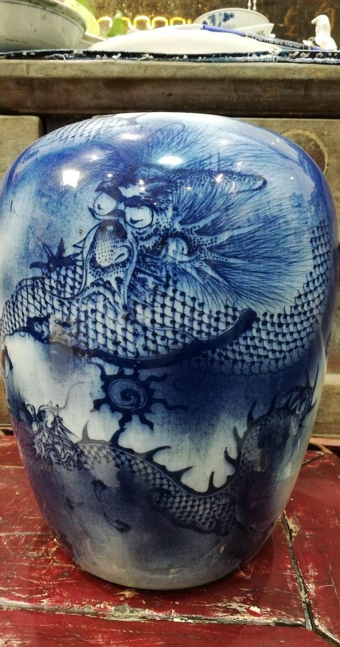 画工一流的吹釉云中苍龙罐