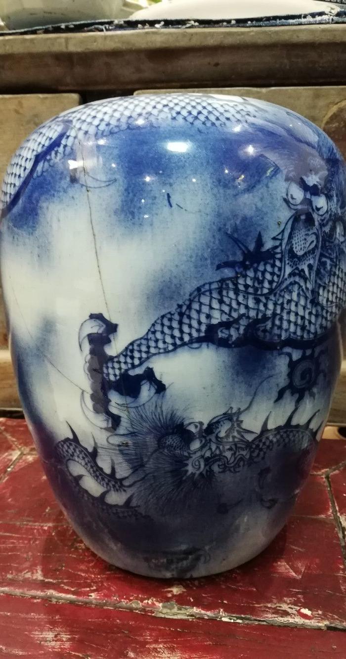 画工一流的吹釉云中苍龙罐