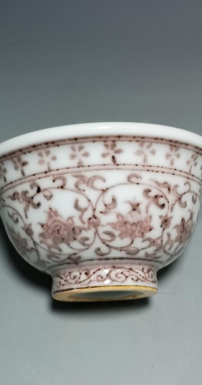 明永乐釉里红缠枝花内画花卉纹压手杯