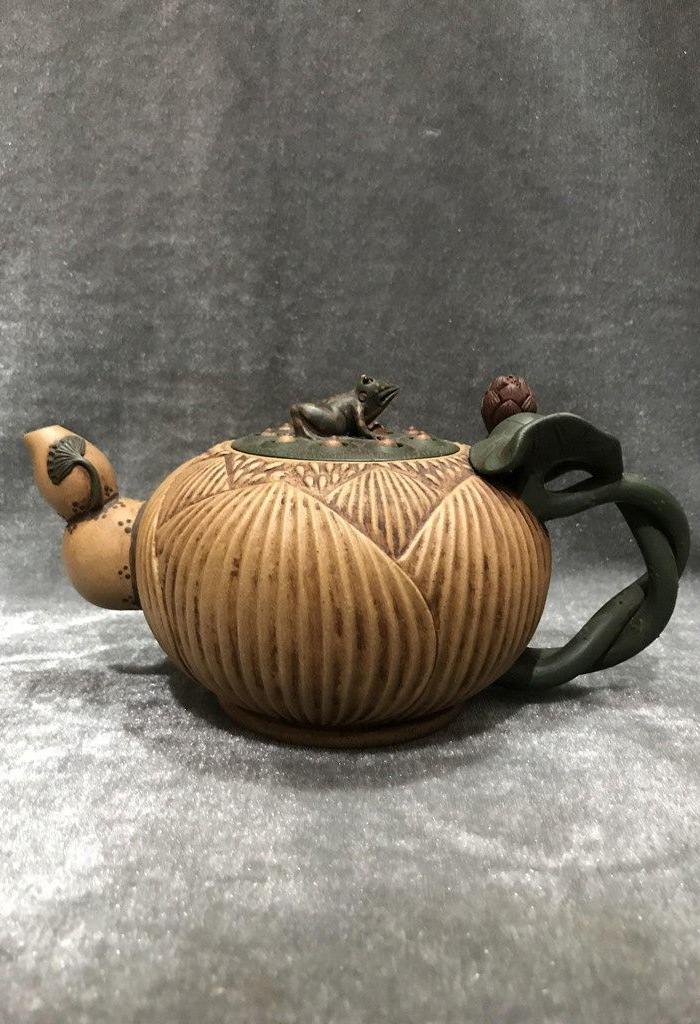 蒋蓉大师作荷花紫砂壶