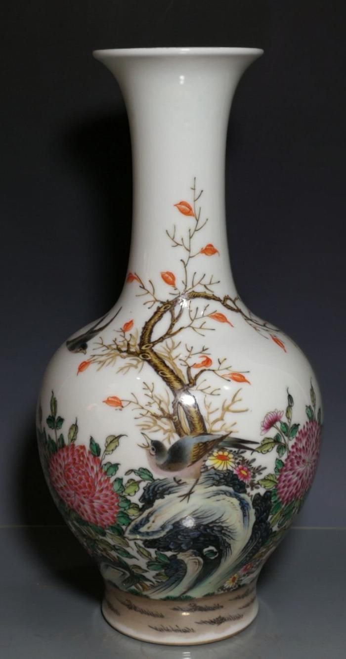 清乾隆粉彩花鸟纹花瓶