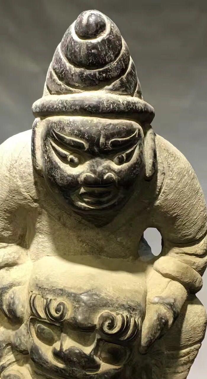 青石 拴马桩 胡人戏狮 : 尺寸:高150厘米