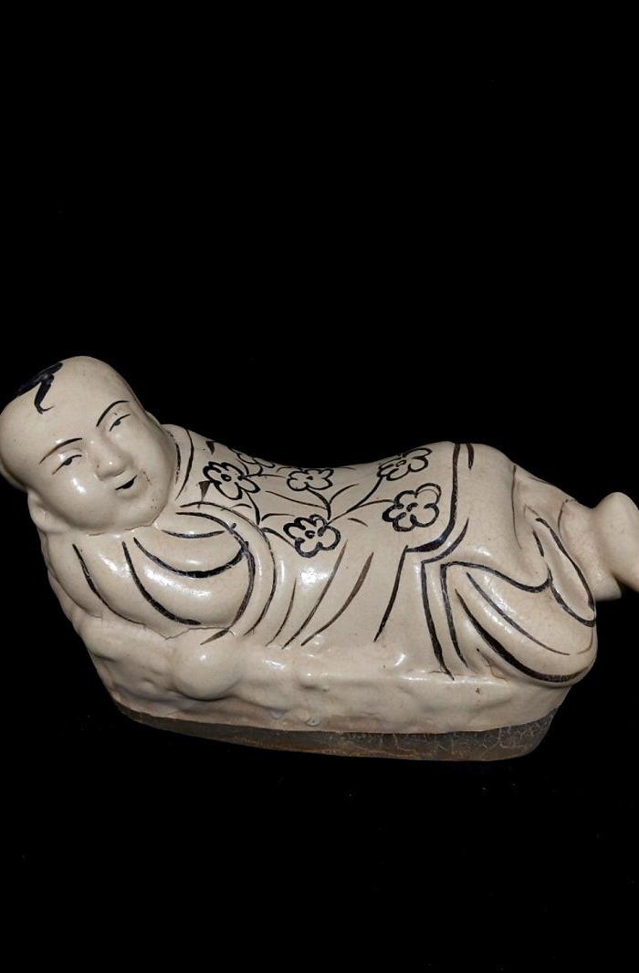 宋磁州窑孩儿枕