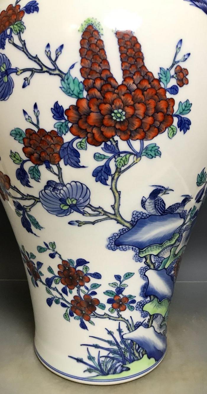 清康熙青花加粉彩花鸟梅瓶