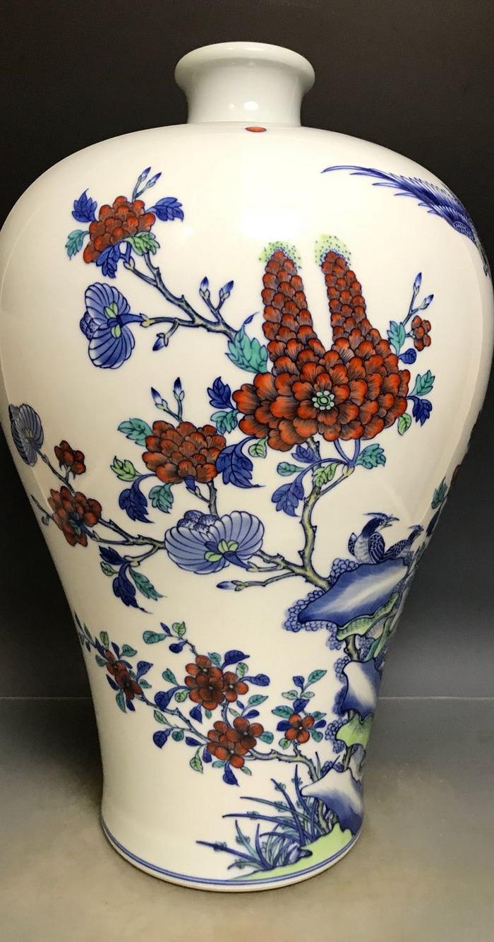 清康熙青花加粉彩花鸟梅瓶