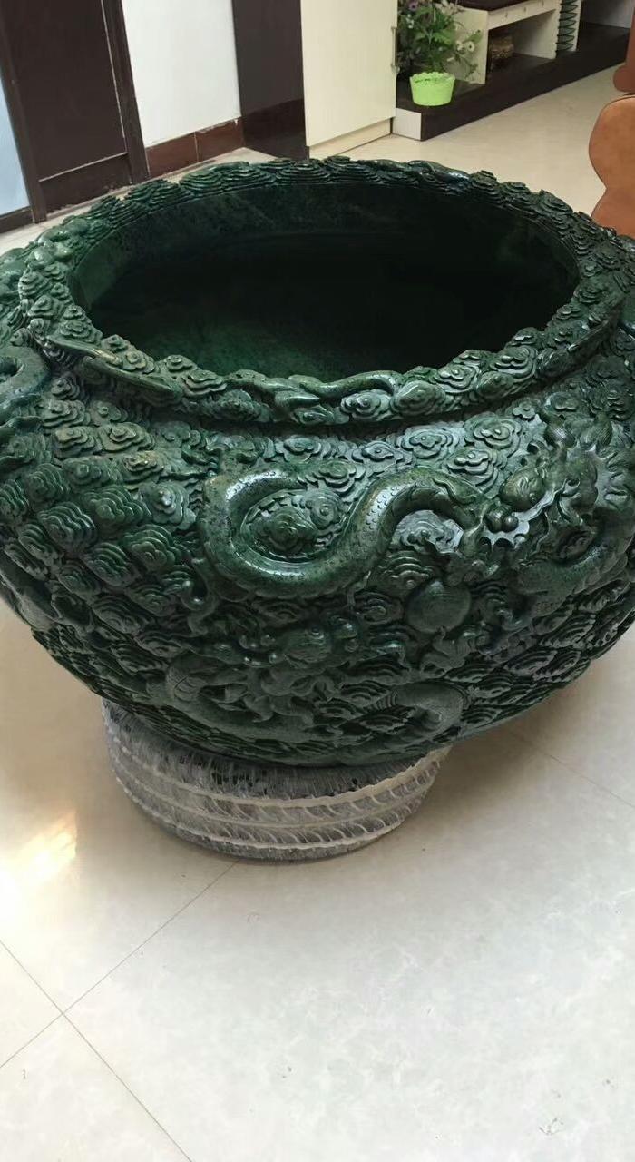 和田碧玉至尊九龙缸