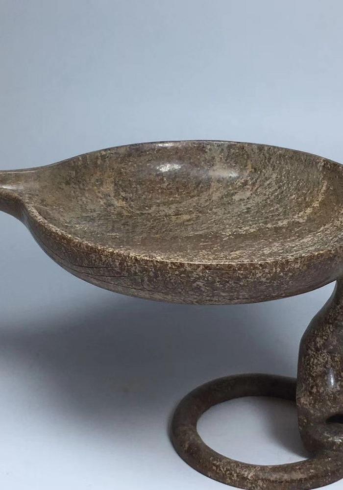 旧藏和田玉龙油灯