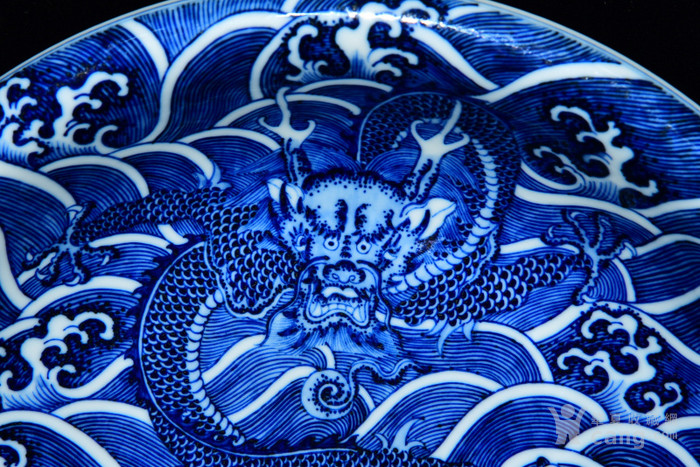 大清雍正青花水龙纹盘