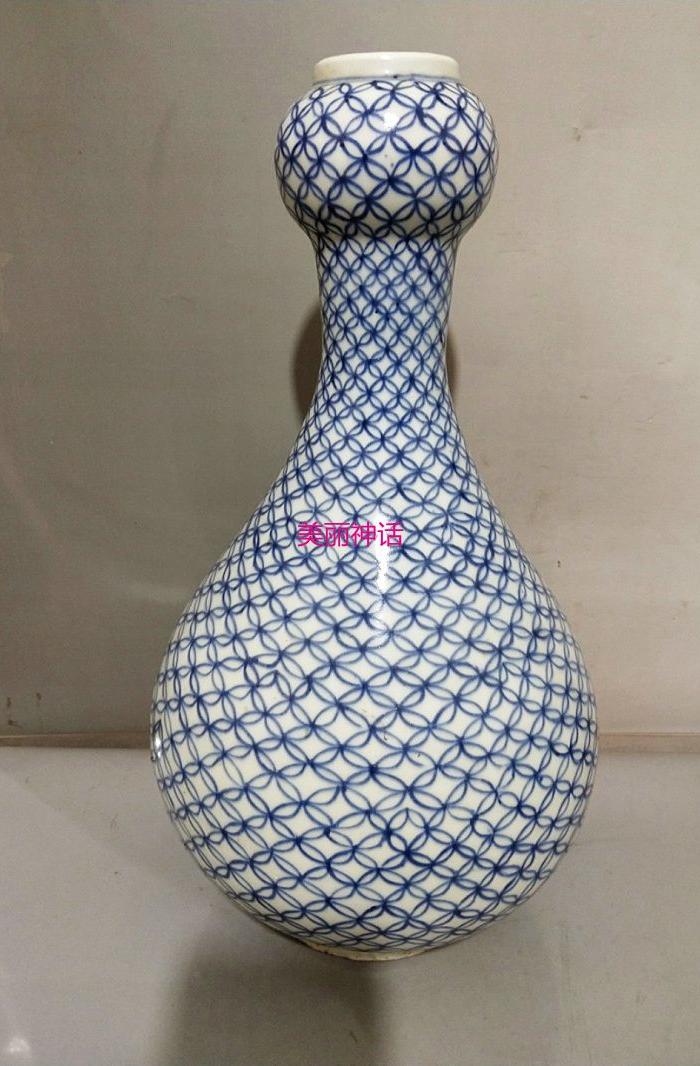 元青花铜钱纹蒜头瓶