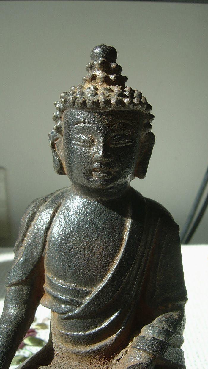 明代铁释迦摩尼坐佛像