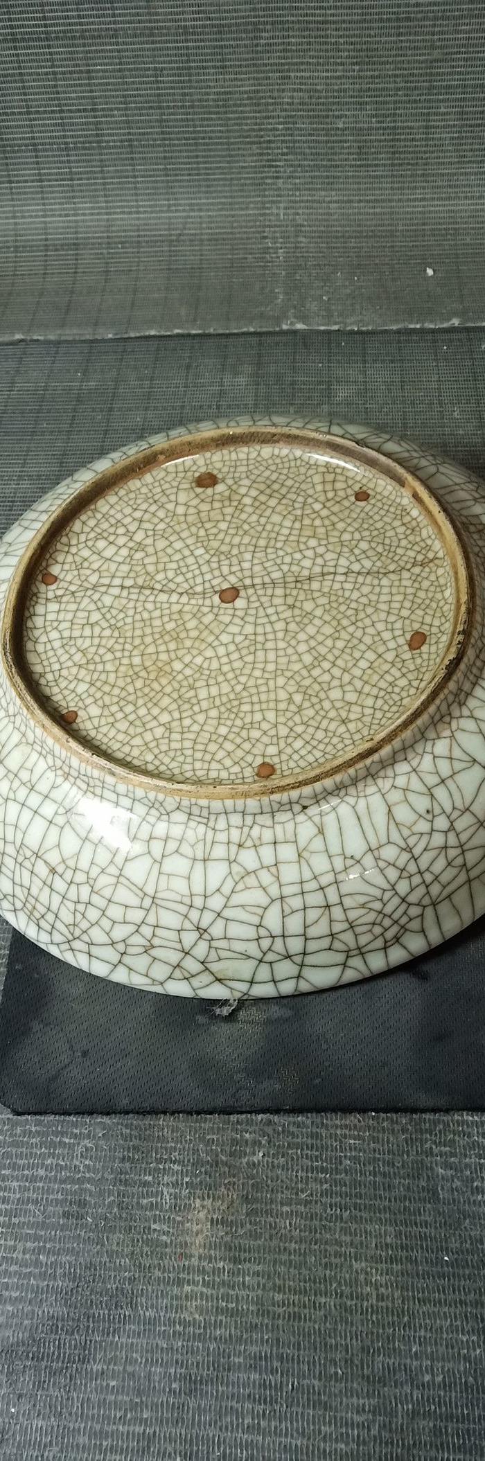 雍正哥窑开片七星大盘