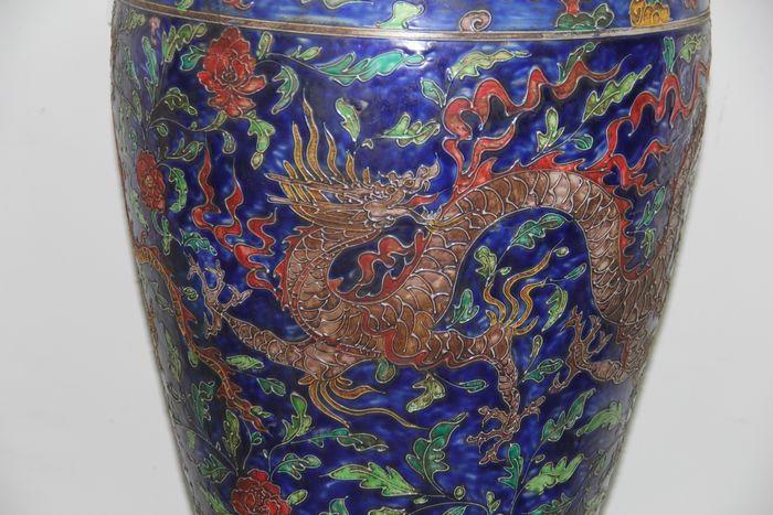 元代法华彩梅瓶