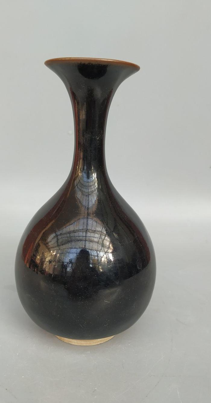 定窑黑釉玉壶春