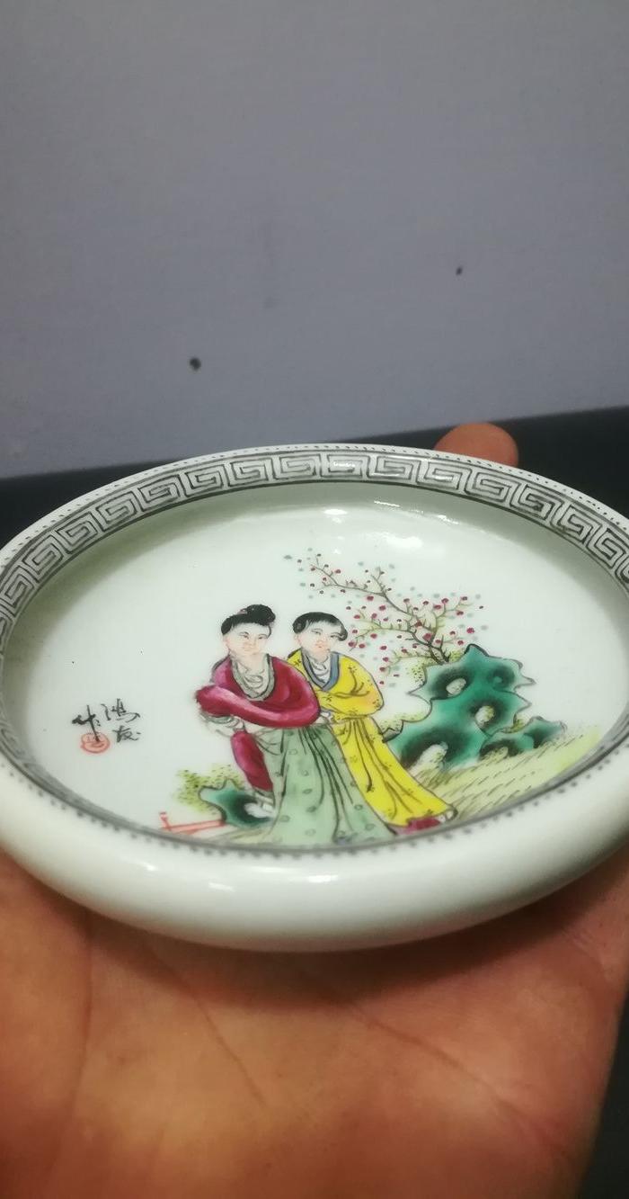 新粉彩名家鸿发人物笔洗