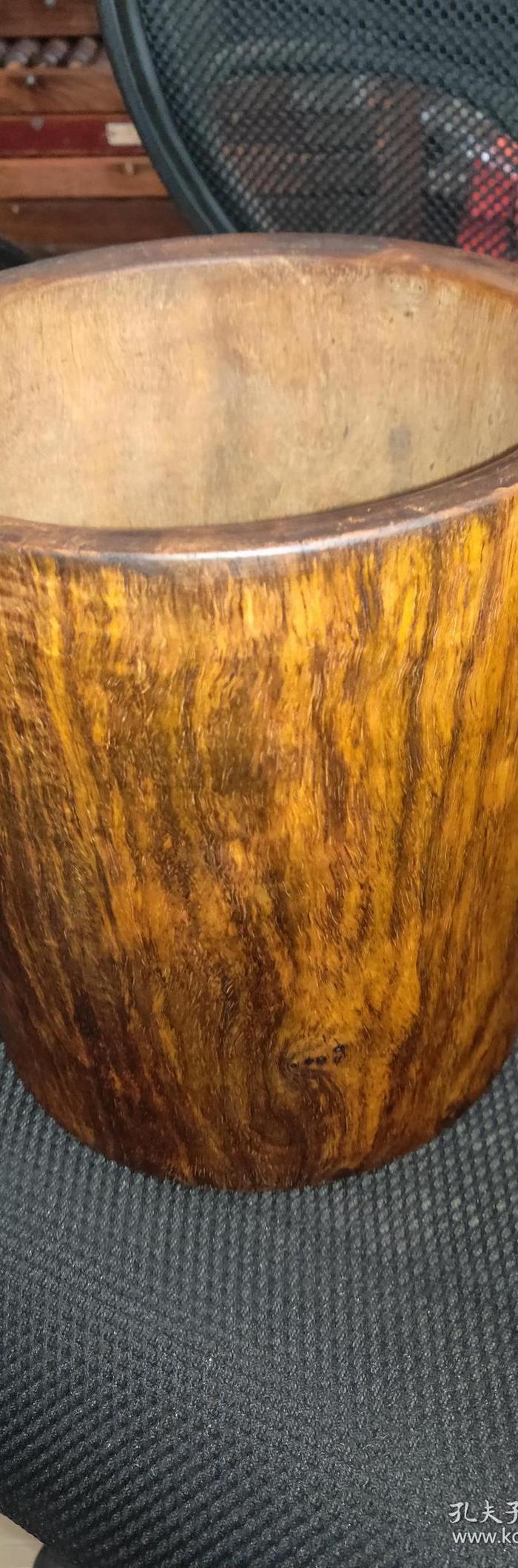 清代老海南黄花梨 笔筒 尺寸18x17cm