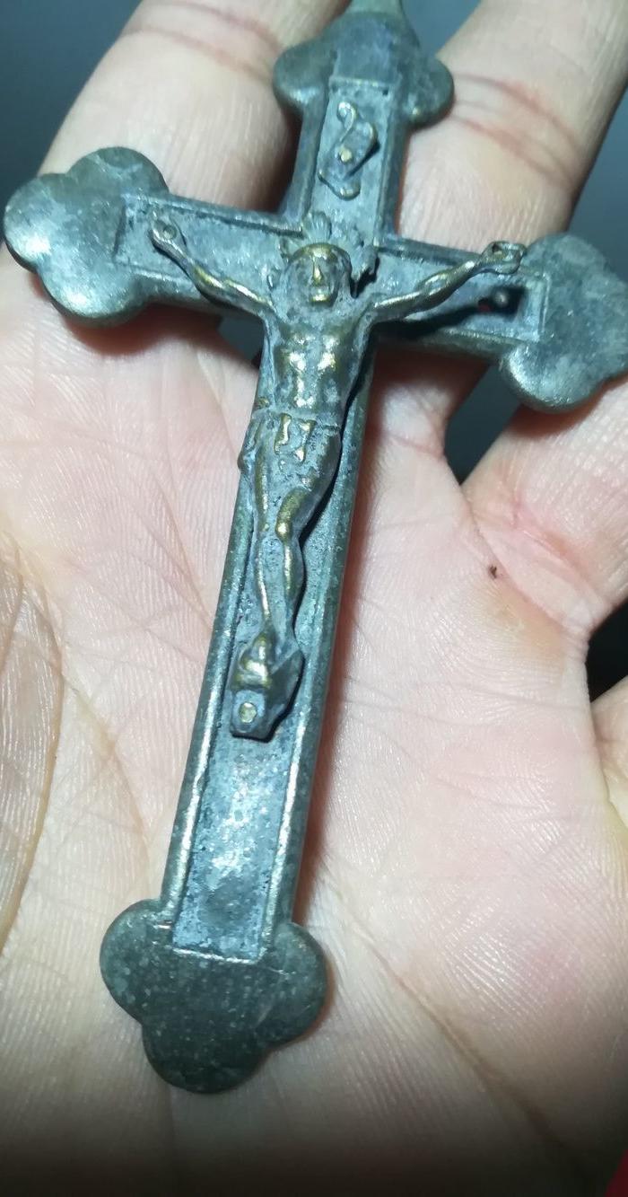 民国传教士佩戴的铜十字架