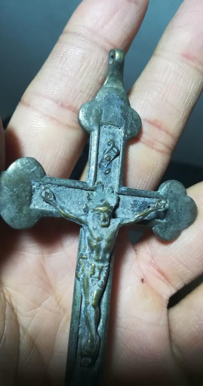 民国传教士佩戴的铜十字架