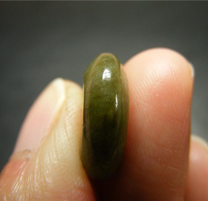 清代老坑a货冰种晴水绿带沁翡翠凸起厚实中号平安扣