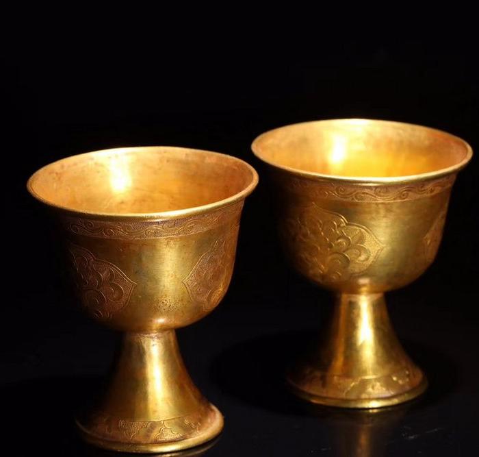 缠枝花夲金杯子一对