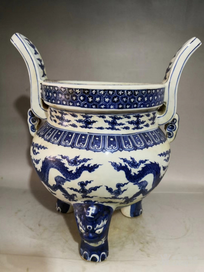 明宣德青花香炉