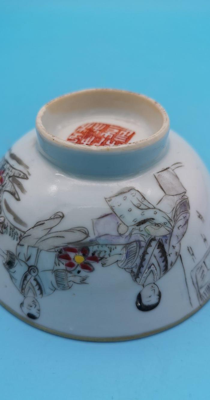 民国名家松林轩作细路粉彩美人如玉纹莲子茶碗