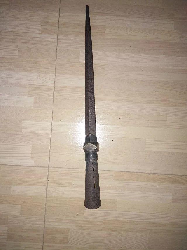 清代兵器长矛四棱锥