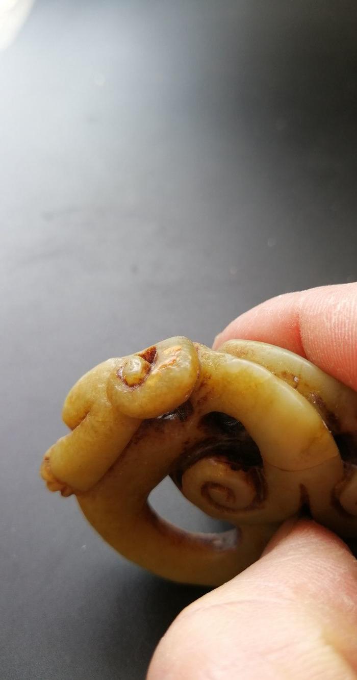 明代和田玉螭虎