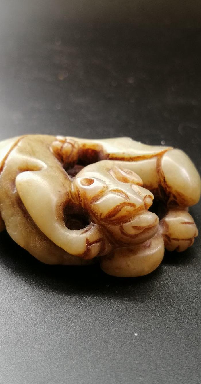 明代和田玉螭虎