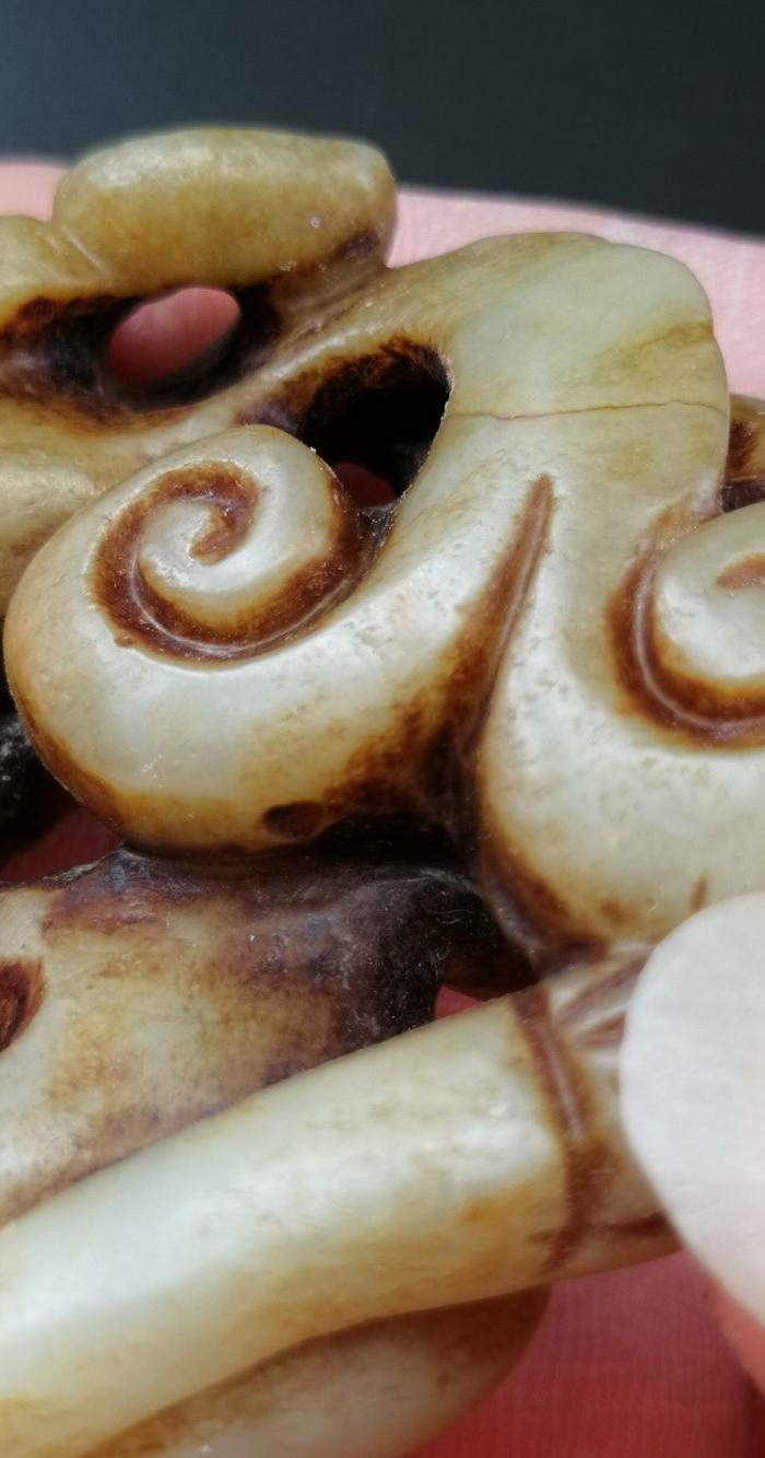 明代和田玉螭虎