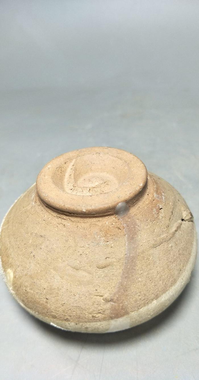 元代白釉炫纹鸡腿罐