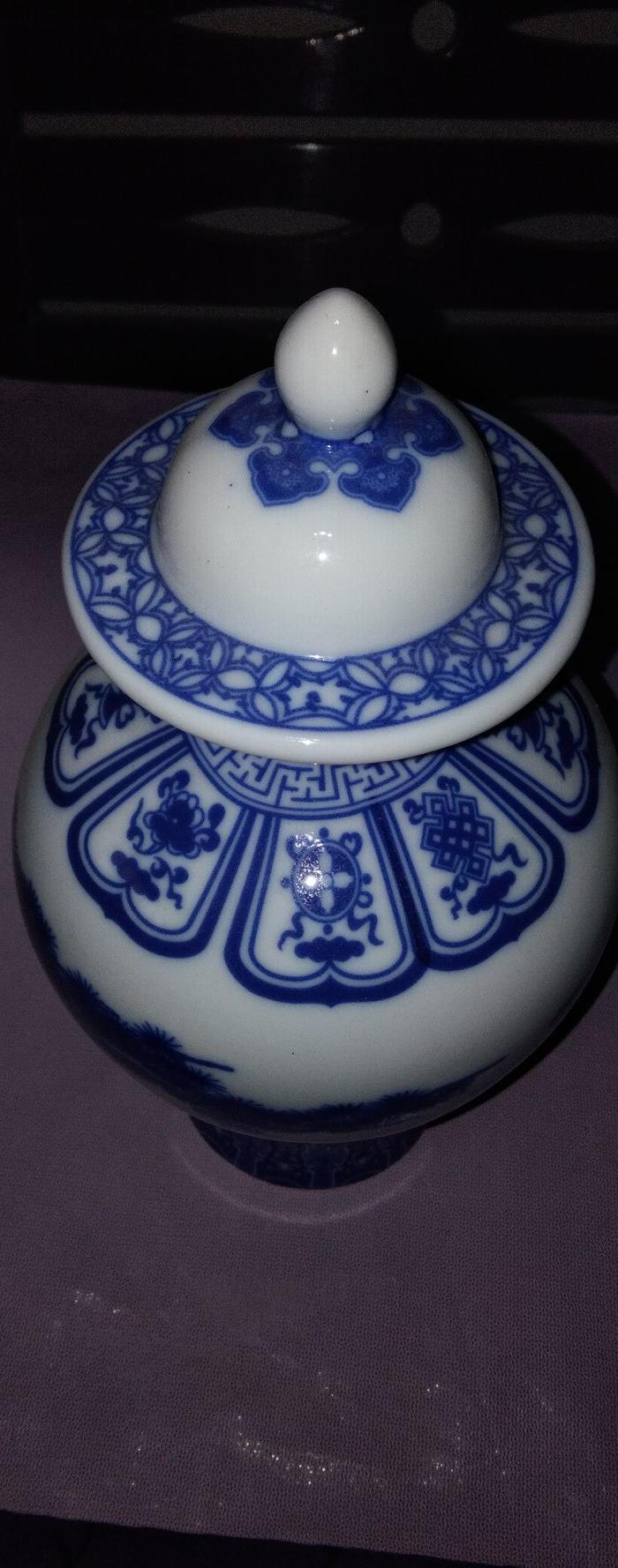 景德镇制青花八仙过海图瓷酒瓶,全美品