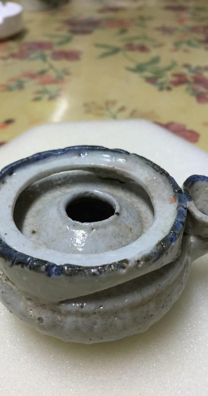 元代卵白釉青花油灯