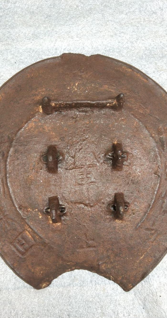 清代老铁器盾牌