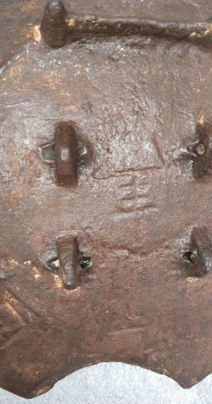 清代老铁器盾牌