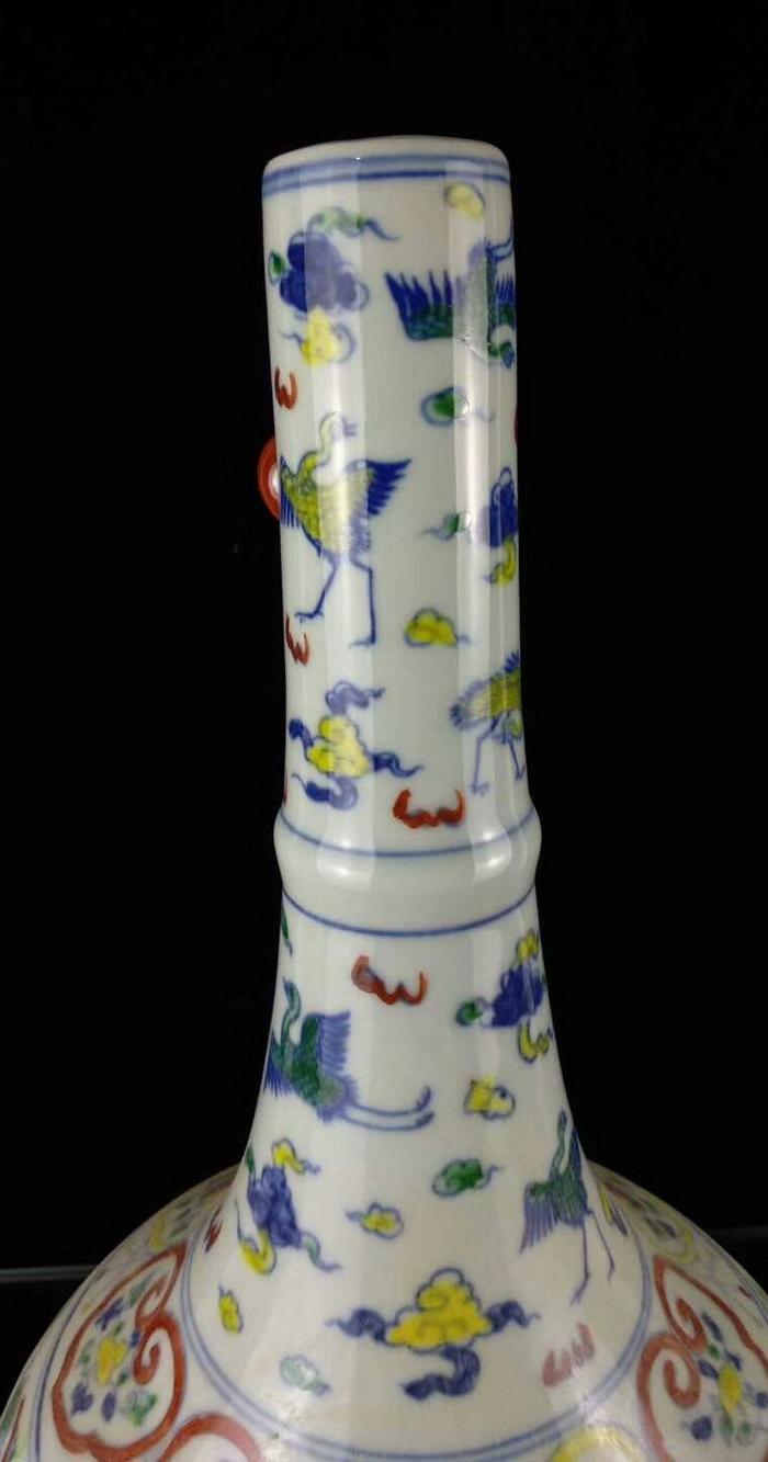 明成化斗彩宫廷贡品人物纹长颈瓶古玩瓷器收藏