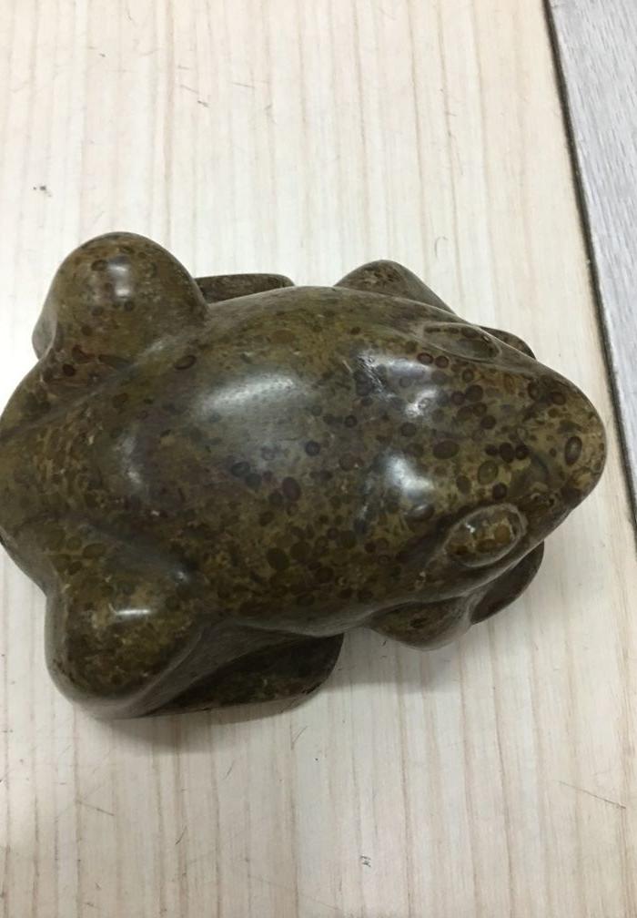 鱼子石金蟾摆件