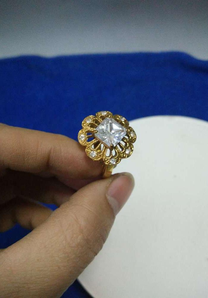 少见的白宝石老凤祥戒指