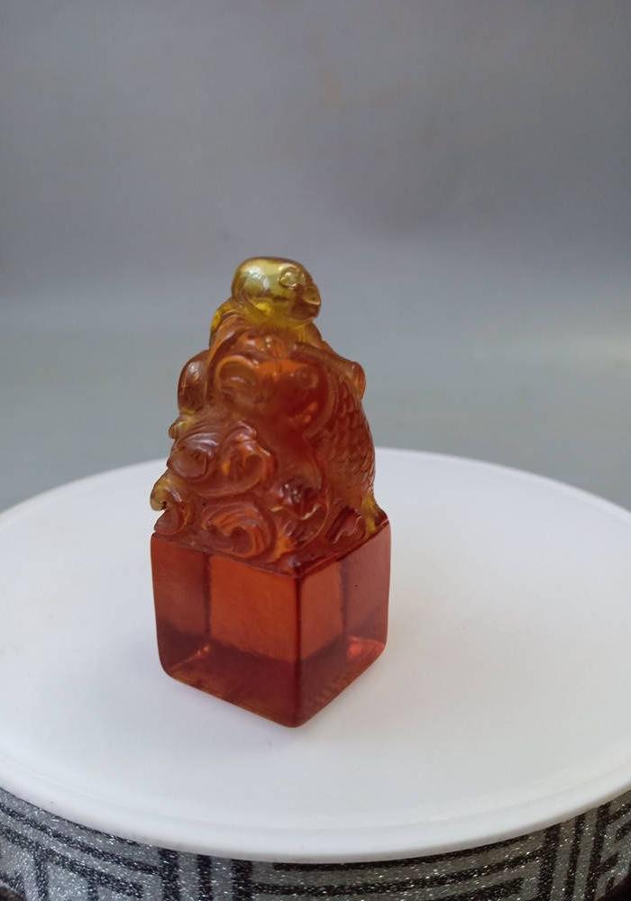 乡下收的传世老琥珀印章