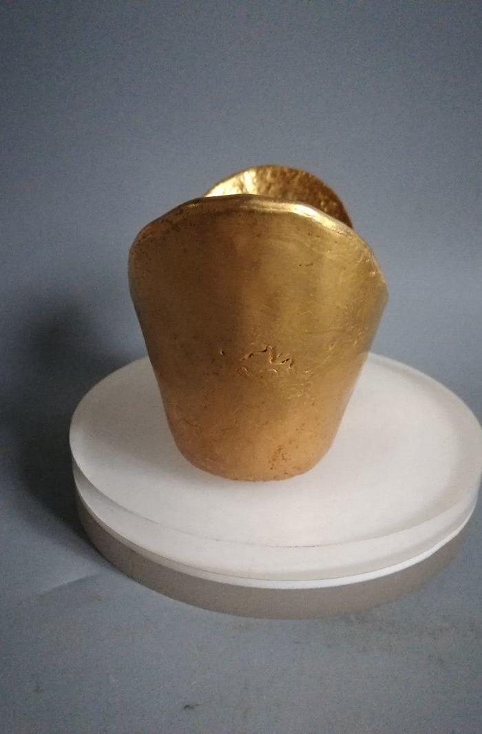 少见的鎏金金元宝五十两