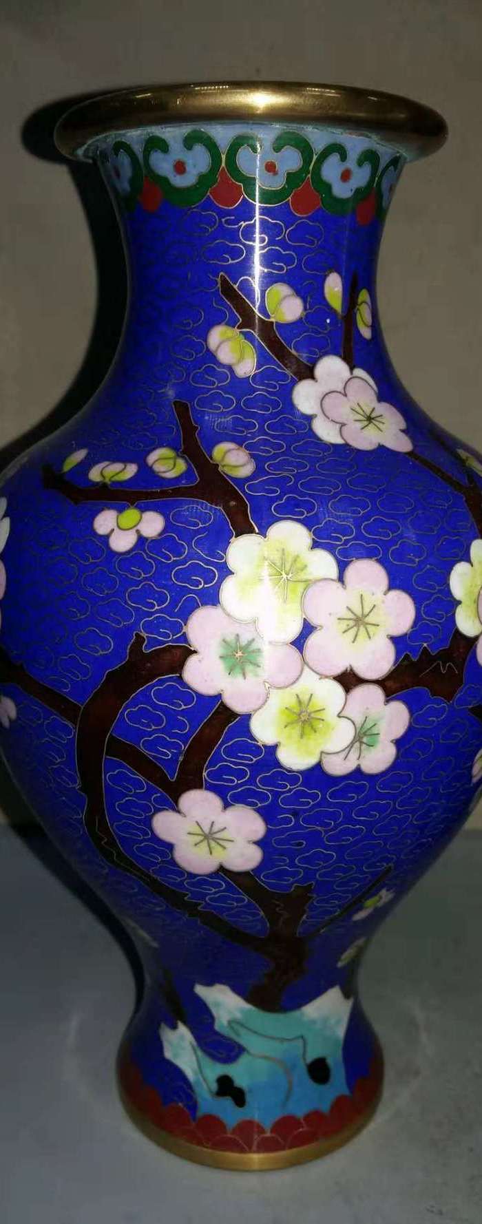 景泰蓝梅花纹瓶一对