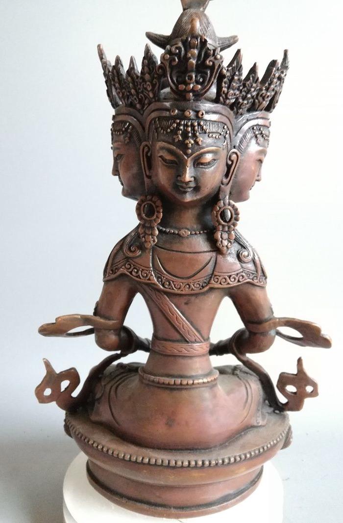 少见的多面佛像